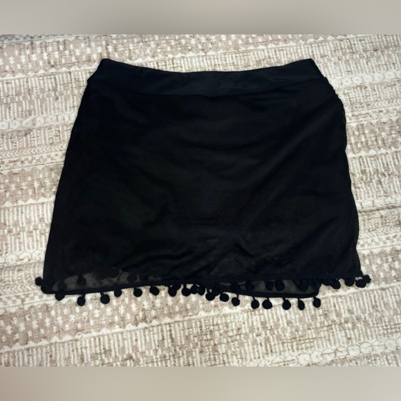 Cupshe Standard Rise Pom-Pom Wrap Swim Skirt - Picture 3 of 6